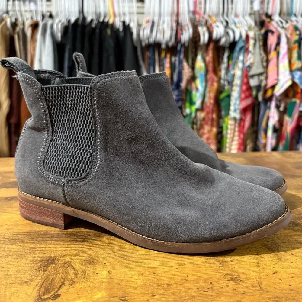 TOMS Ella Chelsea Suede Booties Forged Iron Grey Womens Size 7.5W